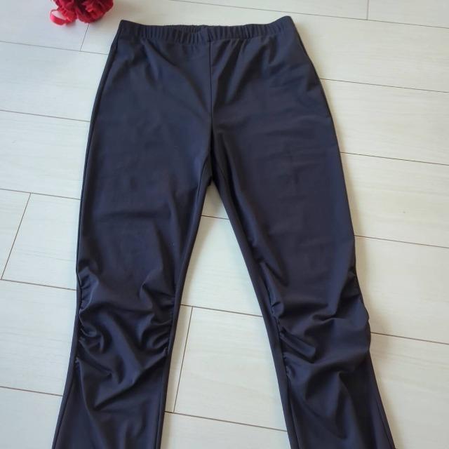 4298SHIZUKA KOMURO/コムロシズカ/パンツ/クシュクシュパンツ/脚が綺麗に見えるデザイン/ネイビー/40/新品 < ブランド  4298SHIZUKA KOMURO/コムロシズカ/パンツ/クシュクシュパンツ/脚が綺麗に見えるデザイン/ネイビー/40/新品 < ブランドの
