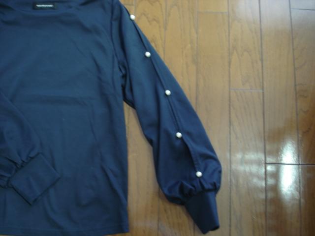 ★クイーンズコート 袖パールデザインカットソー★着用2・3度!クローゼット整理価格!値下げ!最終出品! < ブランド ★クイーンズコート 袖パールデザインカットソー★着用2・3度!クローゼット整理価格!値下げ!最終出品! < ブランドの