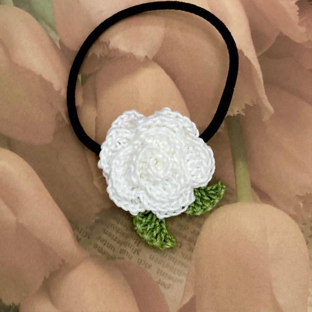 ハンドメイド♪レース編み 薔薇風お花モチーフのヘアゴム < 女性ファッション  ハンドメイド♪レース編み 薔薇風お花モチーフのヘアゴム  < 女性ファッションの