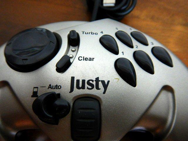 ★Justy ジャスティー USBゲームコントローラー 8ボタン 中古品 < PC本体/周辺機器  ★Justy ジャスティー USBゲームコントローラー 8ボタン 中古品 < PC本体/周辺機器の
