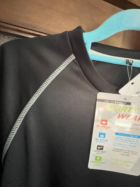 Mサイズ!高貴紳士的!ブラック色合い!スポーツに最適!ストレッチ!吸水速乾!再帰反射!抗菌防臭素材!サラッと半袖Tシャツ!新品! < 男性ファッション  Mサイズ!高貴紳士的!ブラック色合い!スポーツに最適!ストレッチ!吸水速乾!再帰反射!抗菌防臭素材!サラッと半袖Tシャツ!新品! < 男性ファッションの