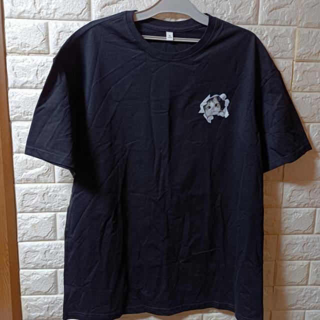 新品★背中からネコが覗くメンズ半袖Tシャツ/XL < 男性ファッション  新品★背中からネコが覗くメンズ半袖Tシャツ/XL < 男性ファッションの