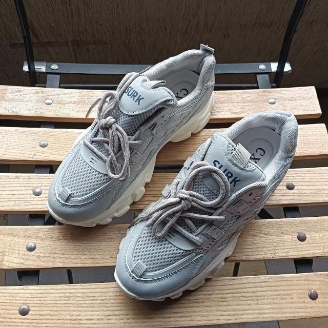 新品 22.5cm レディース スニーカー グレー シューズ 靴 厚底 < 女性ファッション  新品 22.5cm レディース スニーカー グレー シューズ 靴 厚底  < 女性ファッションの