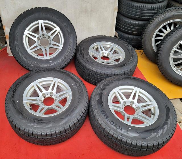 深いリムブリヂストン LIUFENG CV201 16インチ 8J ±0 PCD 139.7 6穴 ハブ110スタッドレスタイヤ付 < 自動車/バイク 深いリムブリヂストン LIUFENG CV201 16インチ 8J ±0 PCD 139.7 6穴 ハブ110スタッドレスタイヤ付 < 自動車/バイク