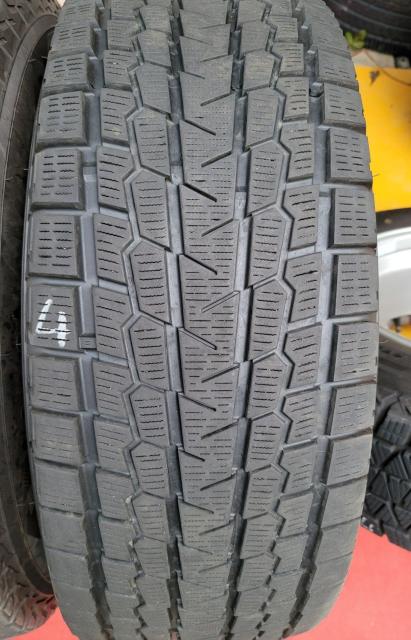 深いリムブリヂストン LIUFENG CV201 16インチ 8J ±0 PCD 139.7 6穴 ハブ110スタッドレスタイヤ付 < 自動車/バイク 深いリムブリヂストン LIUFENG CV201 16インチ 8J ±0 PCD 139.7 6穴 ハブ110スタッドレスタイヤ付 < 自動車/バイク