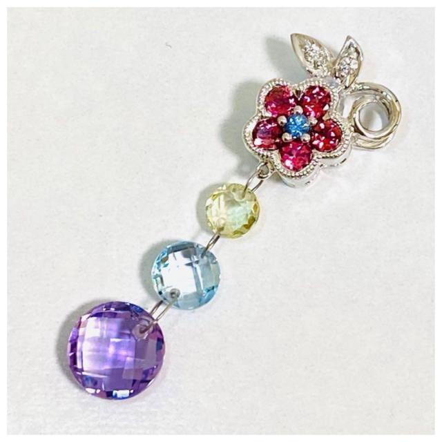 K18WG フラワーモチーフ ペンダントトップ 笠原真寿美 ダイヤモンド < 女性アクセサリー/時計 K18WG フラワーモチーフ ペンダントトップ 笠原真寿美 ダイヤモンド < 女性アクセサリー/時計の