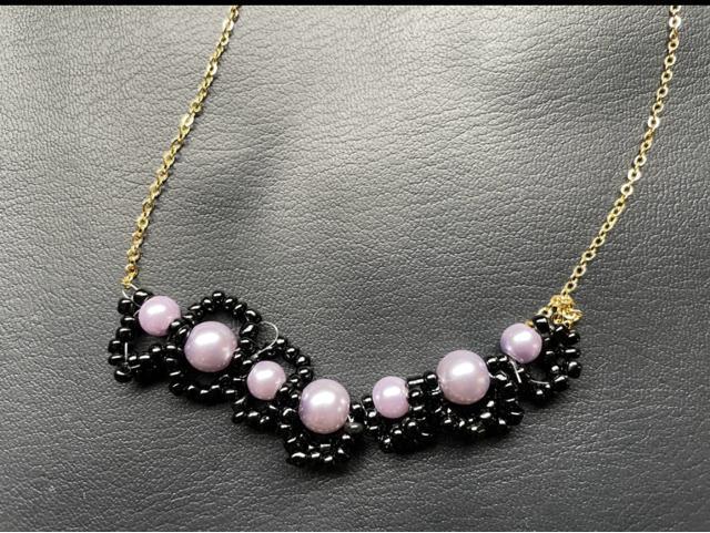 a7ビーズ編デザインネックレス < 女性アクセサリー/時計 a7ビーズ編デザインネックレス < 女性アクセサリー/時計の