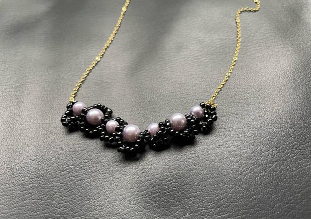 a7ビーズ編デザインネックレス < 女性アクセサリー/時計 a7ビーズ編デザインネックレス < 女性アクセサリー/時計の