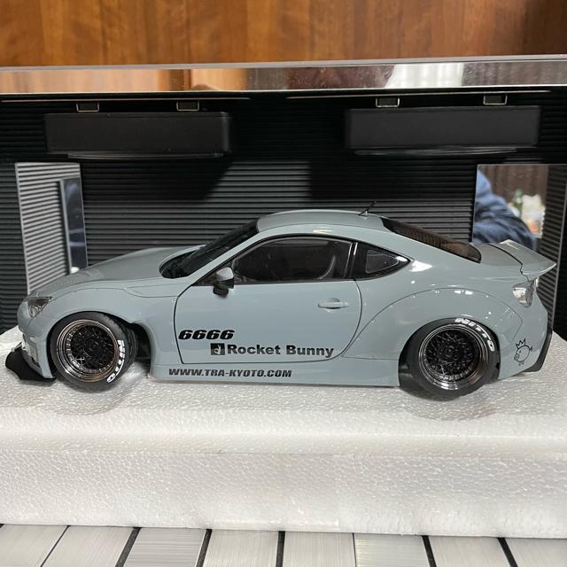未展示品 オートアート1/18 ロケットバニー 86(コンクリート・グレー/ブラック・ホイール) < ホビー  未展示品 オートアート1/18 ロケットバニー 86(コンクリート・グレー/ブラック・ホイール) < ホビーの