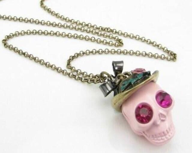 新品ゴスロリ姫系ピンクスカルドクロネックレス BETSEY JOHNSON < 女性アクセサリー/時計  新品ゴスロリ姫系ピンクスカルドクロネックレス BETSEY JOHNSON  < 女性アクセサリー/時計の