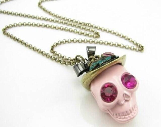 新品ゴスロリ姫系ピンクスカルドクロネックレス BETSEY JOHNSON < 女性アクセサリー/時計  新品ゴスロリ姫系ピンクスカルドクロネックレス BETSEY JOHNSON < 女性アクセサリー/時計の