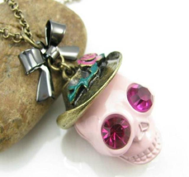 新品ゴスロリ姫系ピンクスカルドクロネックレス BETSEY JOHNSON < 女性アクセサリー/時計  新品ゴスロリ姫系ピンクスカルドクロネックレス BETSEY JOHNSON < 女性アクセサリー/時計の