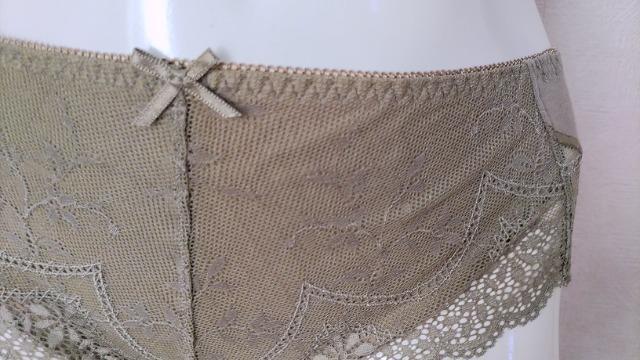 グラモア 新品タグ付き Lサイズ ヒップハング カーキ 定価1980円 < 女性ファッション  グラモア 新品タグ付き Lサイズ ヒップハング カーキ 定価1980円 < 女性ファッションの