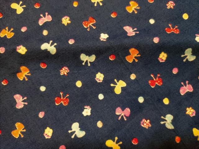 【送料無料】ハンドメイド ゴム入り 子供用三角巾 蝶々柄 保育園 幼稚園 幼児 小学生 料理 調理実習 < キッズ/ベビー 【送料無料】ハンドメイド ゴム入り 子供用三角巾 蝶々柄 保育園 幼稚園 幼児 小学生 料理 調理実習 < キッズ/ベビーの