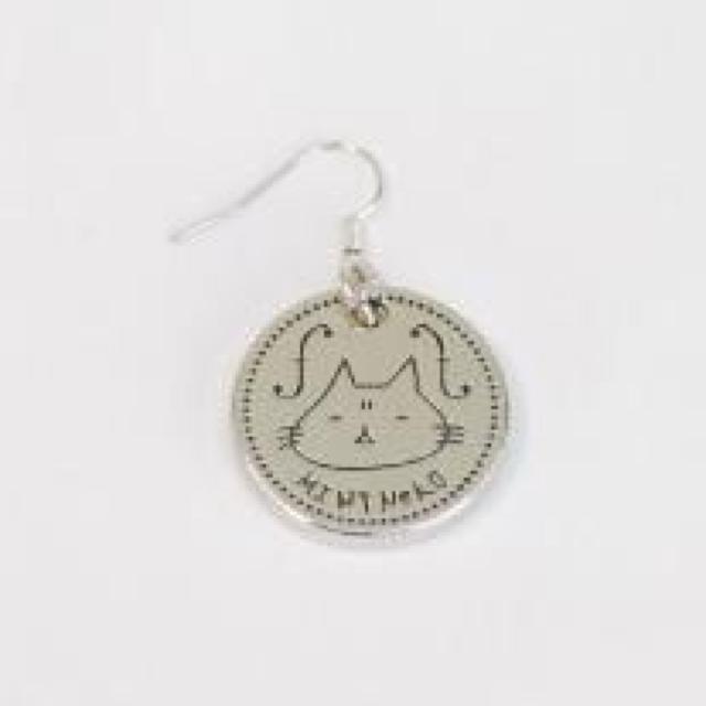 MINTNeko・ネコ&ロゴ模様円型プレートピアス1個 < ブランド MINTNeko・ネコ&ロゴ模様円型プレートピアス1個 < ブランドの