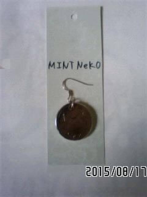 MINTNeko・ネコ&ロゴ模様円型プレートピアス1個 < ブランド MINTNeko・ネコ&ロゴ模様円型プレートピアス1個 < ブランドの