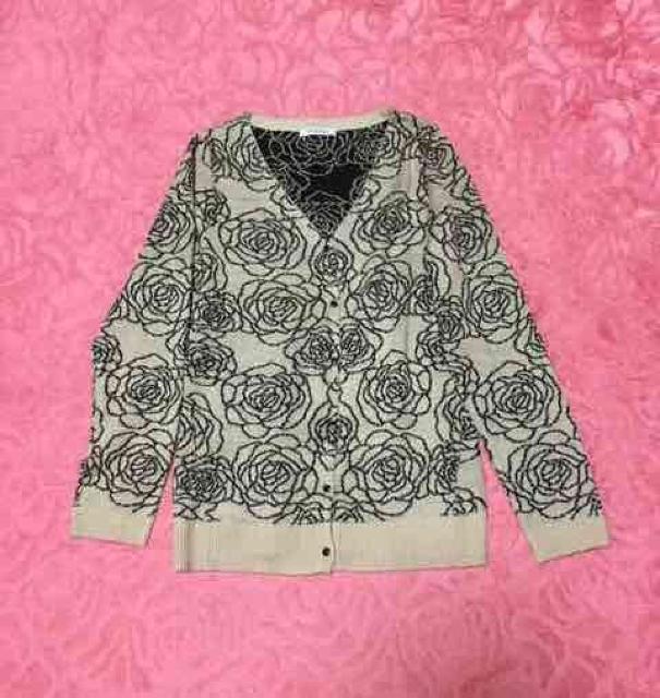 リップサービス*バラ柄カーディガン*ニットトップス*美品 < ブランド  リップサービス*バラ柄カーディガン*ニットトップス*美品  < ブランドの
