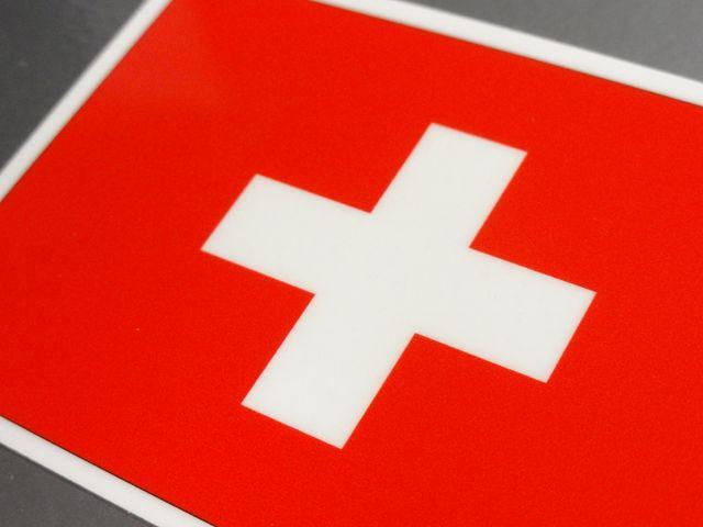 ■スイス国旗ステッカー2枚セット■スーツケースなどに < 自動車/バイク ■スイス国旗ステッカー2枚セット■スーツケースなどに < 自動車/バイク