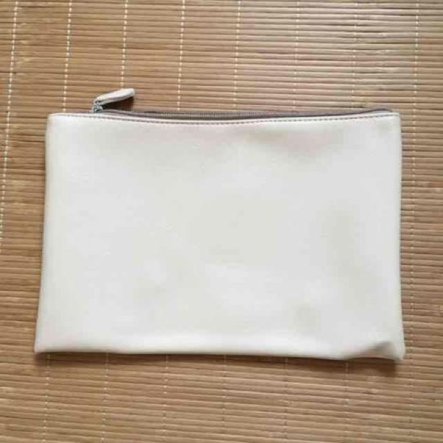 ディズニー・チップ&デール柄レザークラッチバッグ < 女性ファッション ディズニー・チップ&デール柄レザークラッチバッグ < 女性ファッションの