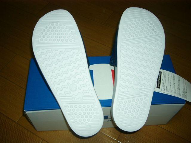 新品チャンピオンChampionサンダル41/42靴ゴム草履ロゴ < ブランド  新品チャンピオンChampionサンダル41/42靴ゴム草履ロゴ < ブランドの