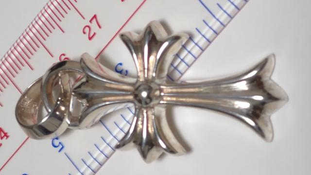 ☆クロムハーツ 正規品☆ スモール CH クロス ペンダント with ベイル 美品 < ブランド ☆クロムハーツ 正規品☆ スモール CH クロス ペンダント with ベイル 美品 < ブランドの