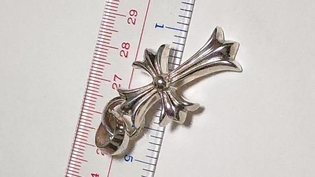 ☆クロムハーツ 正規品☆ スモール CH クロス ペンダント with ベイル 美品 < ブランド ☆クロムハーツ 正規品☆ スモール CH クロス ペンダント with ベイル 美品 < ブランドの