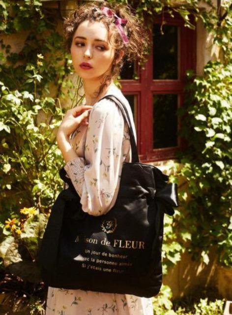 タグ付 ダブルリボントートバッグ メゾンドフルール Maison de FLEUR < 女性ファッション  タグ付 ダブルリボントートバッグ メゾンドフルール Maison de FLEUR < 女性ファッションの