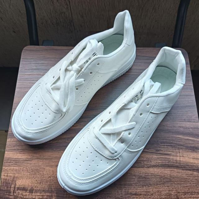 新品 24.5cm レディース スニーカー ホワイト シューズ 靴 カジュアル < 女性ファッション  新品 24.5cm レディース スニーカー ホワイト シューズ 靴 カジュアル  < 女性ファッションの