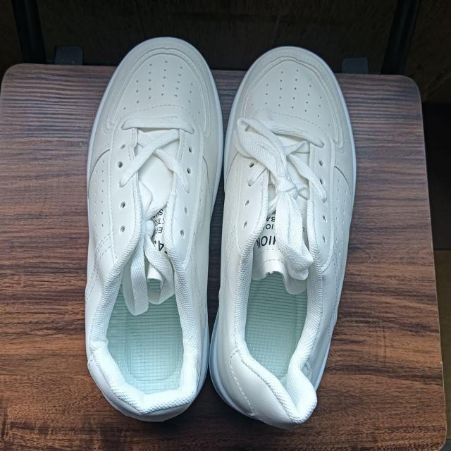 新品 24.5cm レディース スニーカー ホワイト シューズ 靴 カジュアル < 女性ファッション  新品 24.5cm レディース スニーカー ホワイト シューズ 靴 カジュアル < 女性ファッションの