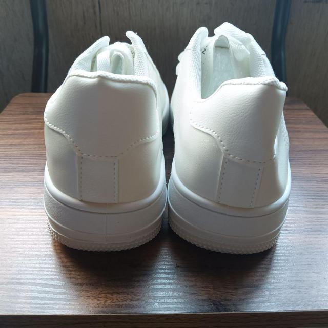 新品 24.5cm レディース スニーカー ホワイト シューズ 靴 カジュアル < 女性ファッション  新品 24.5cm レディース スニーカー ホワイト シューズ 靴 カジュアル < 女性ファッションの