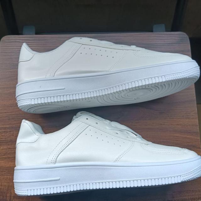 新品 24.5cm レディース スニーカー ホワイト シューズ 靴 カジュアル < 女性ファッション  新品 24.5cm レディース スニーカー ホワイト シューズ 靴 カジュアル < 女性ファッションの