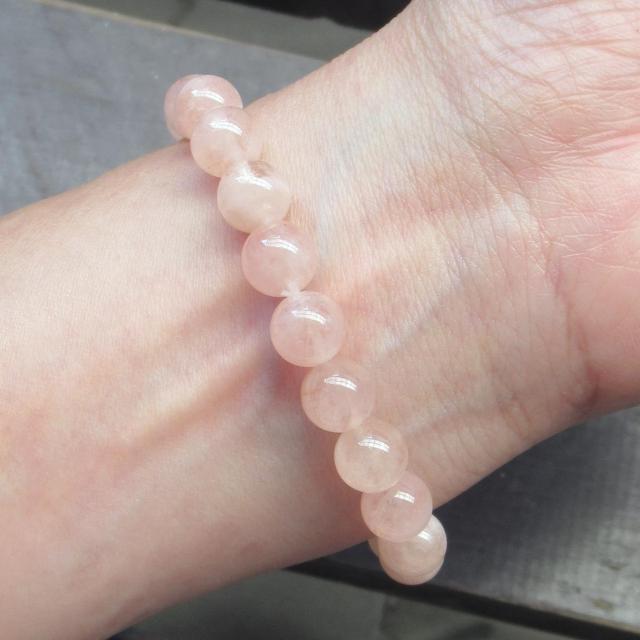 8ミリ玉 AAモルガナイトブレスレット 天然石 パワーストーン < 女性アクセサリー/時計 8ミリ玉 AAモルガナイトブレスレット 天然石 パワーストーン < 女性アクセサリー/時計の