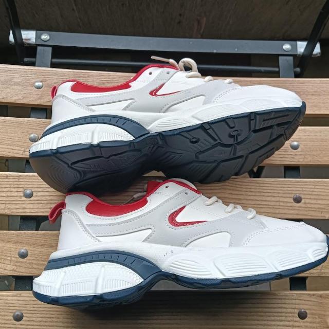 新品 24.5cm レディース スニーカー ホワイト シューズ 靴 厚底 < 女性ファッション  新品 24.5cm レディース スニーカー ホワイト シューズ 靴 厚底 < 女性ファッションの