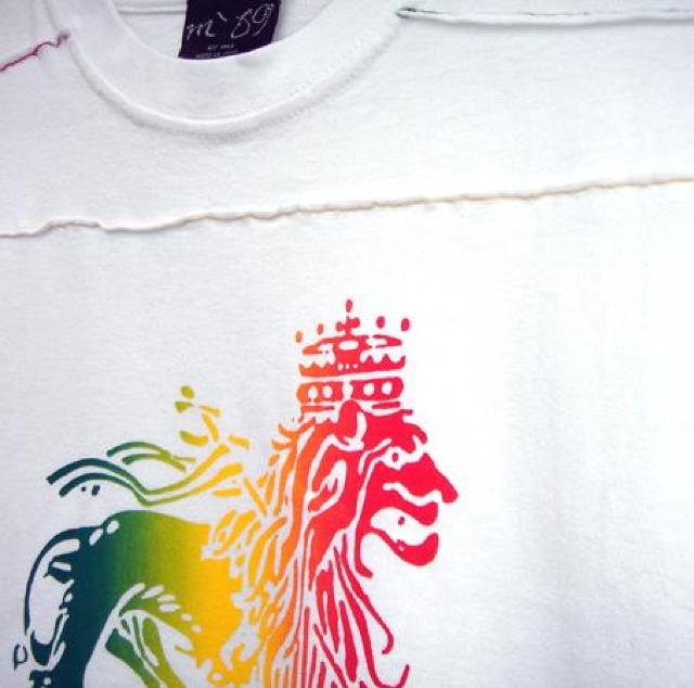 M-69 オリジナル Jah Lion ステッチ (Stitch) Tシャツ ルーツ ロック レゲエ ラスタ ライオン XS < 男性ファッション M-69 オリジナル Jah Lion ステッチ (Stitch) Tシャツ ルーツ ロック レゲエ ラスタ ライオン XS < 男性ファッションの