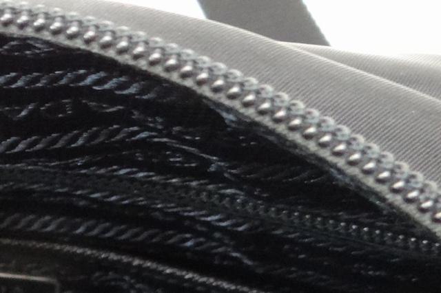 PRADA �v���_ �i�C���� �V�����_�[�o�b�O �u���b�N�~�O�p�v���[�g��USED�� �� �u�����h�� 