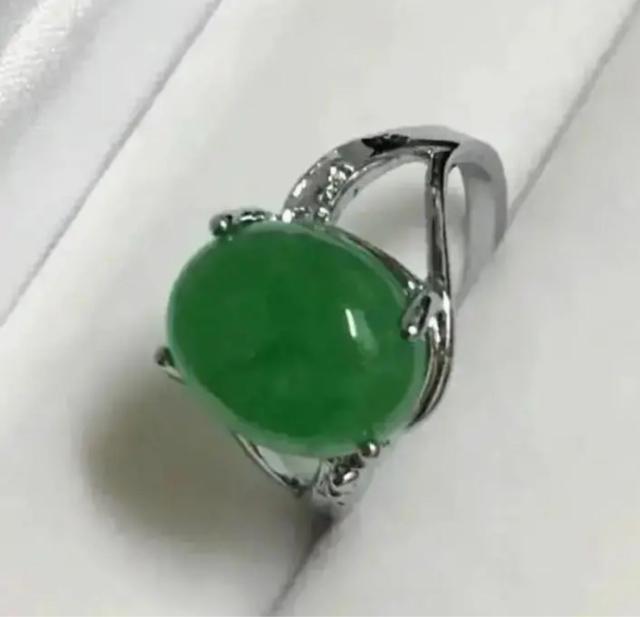 SALE!ハイクオリティ 天然石 翡翠 12号 < 女性アクセサリー/時計  SALE!ハイクオリティ 天然石 翡翠 12号 < 女性アクセサリー/時計の