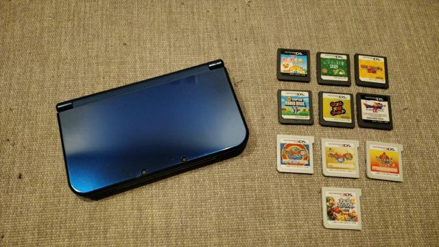 New�j���e���h�[3DSLL�{�́��\�t�g10�_�i�{�̃P�[�X�A�\�t�g�z���_�[�L��j 