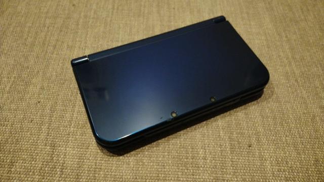 New�j���e���h�[3DSLL�{�́��\�t�g10�_�i�{�̃P�[�X�A�\�t�g�z���_�[�L��j