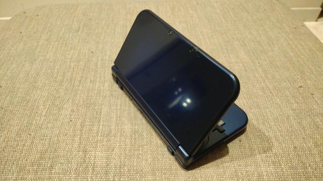 New�j���e���h�[3DSLL�{�́��\�t�g10�_�i�{�̃P�[�X�A�\�t�g�z���_�[�L��j