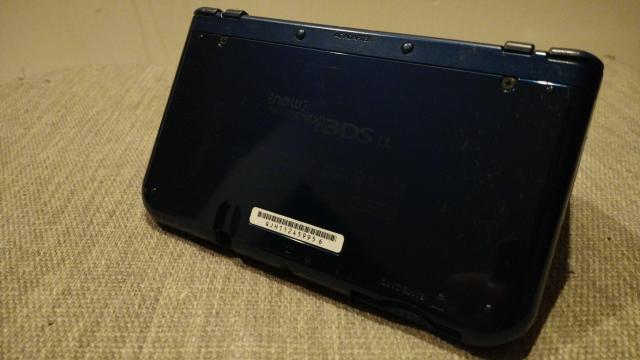 New�j���e���h�[3DSLL�{�́��\�t�g10�_�i�{�̃P�[�X�A�\�t�g�z���_�[�L��j