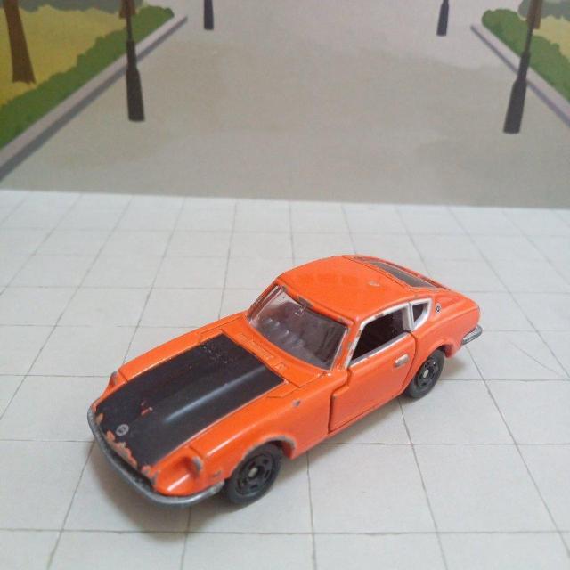 �g�~�J�E�t�F�A���f�B�y�E�~�j�J�[  �� �z�r�[�� 