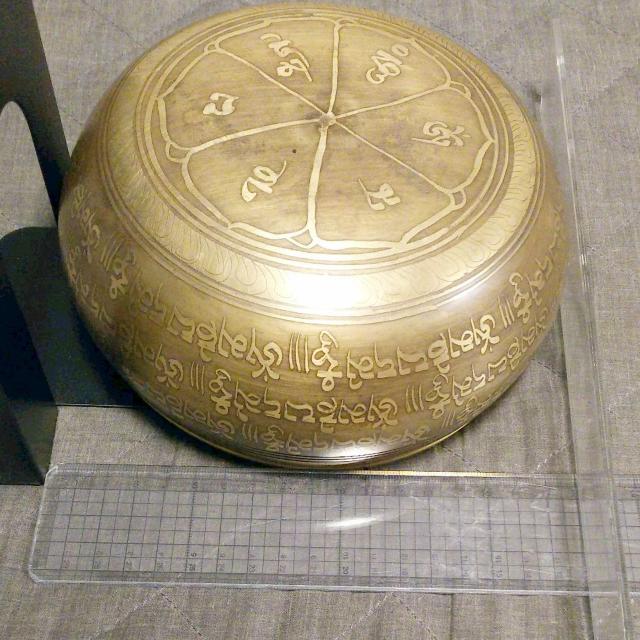 シンギングボール チベット銅仏サウンド 瞑想楽器  ストライカーとクッション付き < ホビー  シンギングボール チベット銅仏サウンド 瞑想楽器  ストライカーとクッション付き < ホビーの