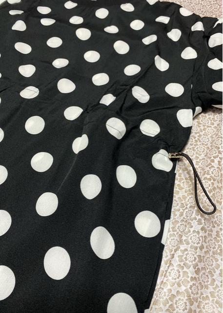 ロング丈 ドット柄ワンピース 2本ライン付き ウエスト調整ゴム ブラック 大きいサイズ < 女性ファッション ロング丈 ドット柄ワンピース 2本ライン付き ウエスト調整ゴム ブラック 大きいサイズ < 女性ファッションの