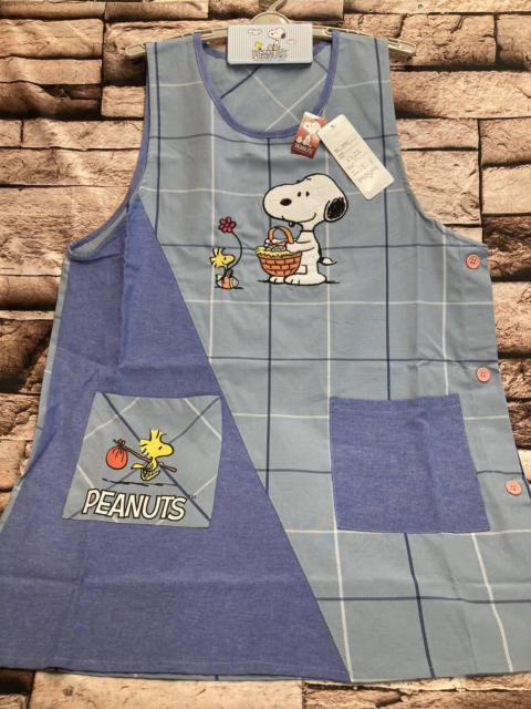 送料無料!大人気!【スヌーピー】刺繍&アップリケ&プリント付きタバーン型エプロン(画像から)1枚 < 女性ファッション  送料無料!大人気!【スヌーピー】刺繍&アップリケ&プリント付きタバーン型エプロン(画像から)1枚 < 女性ファッションの