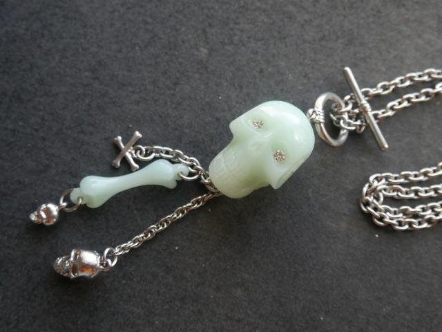 新品 ドクロ骸骨スカル ボーンネックレス 緑系 ゴスパンク ロック系 ハロウィン < 女性アクセサリー/時計 新品 ドクロ骸骨スカル ボーンネックレス 緑系 ゴスパンク ロック系 ハロウィン < 女性アクセサリー/時計の