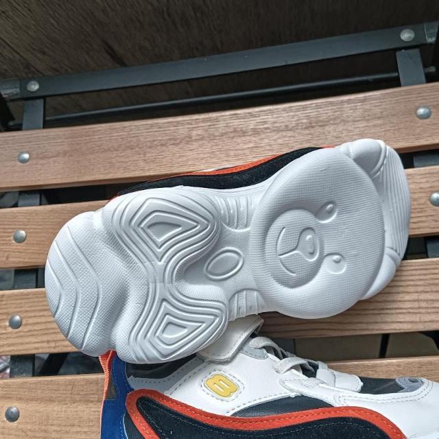 新品 20cm キッズ スニーカー 子供靴 男女兼用 靴 シューズ ホワイト < キッズ/ベビー  新品 20cm キッズ スニーカー 子供靴 男女兼用 靴 シューズ ホワイト < キッズ/ベビーの