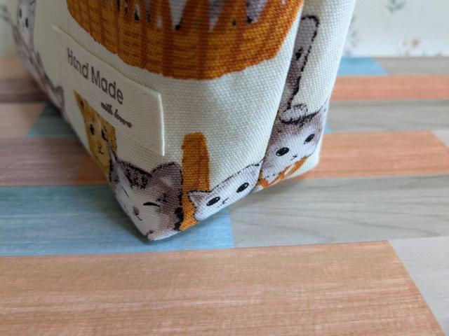 ハンドメイドR7 No.36 送料込み ねこ柄 台形ポーチ < 女性ファッション  ハンドメイドR7 No.36 送料込み ねこ柄 台形ポーチ < 女性ファッションの