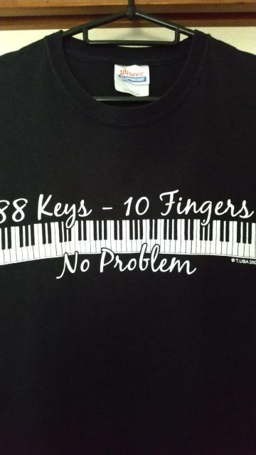 HanesピアノTシャツ ADULT M < 男性ファッション  HanesピアノTシャツ ADULT M < 男性ファッションの