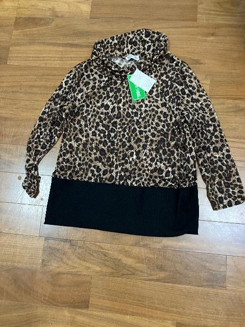 ヒョウ柄のカットソー 新品未使用 < 女性ファッション  ヒョウ柄のカットソー 新品未使用  < 女性ファッションの