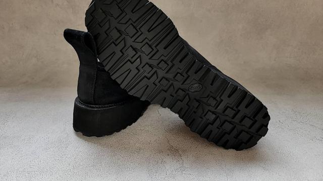 新同極美品Juliusユリウス カウレザーコーティング スリッポン シューズ 2 < ブランド 新同極美品Juliusユリウス カウレザーコーティング スリッポン シューズ 2 < ブランドの